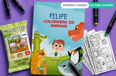 Criança colorindo o livro personalizado dos animais