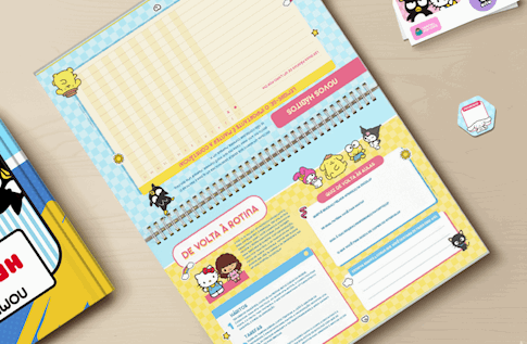 Crianças brincando com seu Planner 2026 da Hello Kitty & Amigos